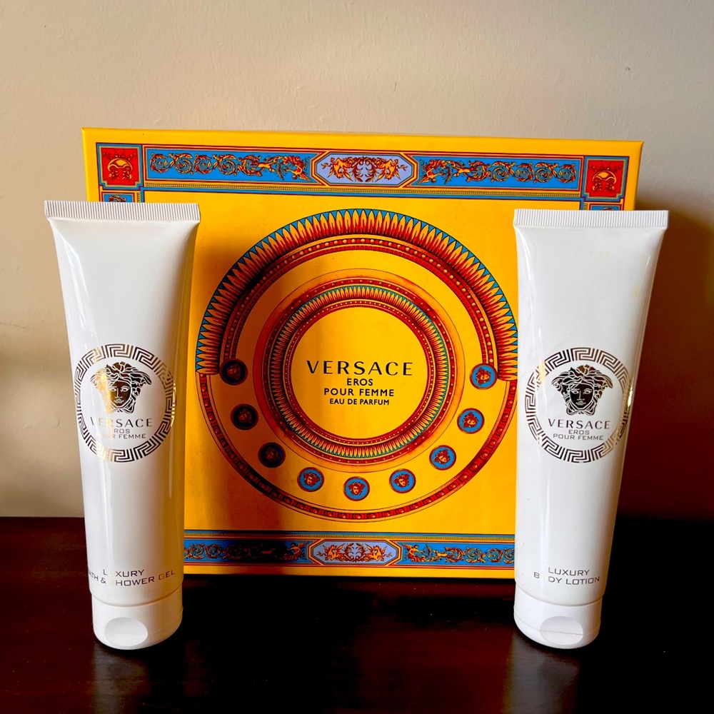 Versace Eros Pour Femme Luxury Bath & Shower Gel & body lotion